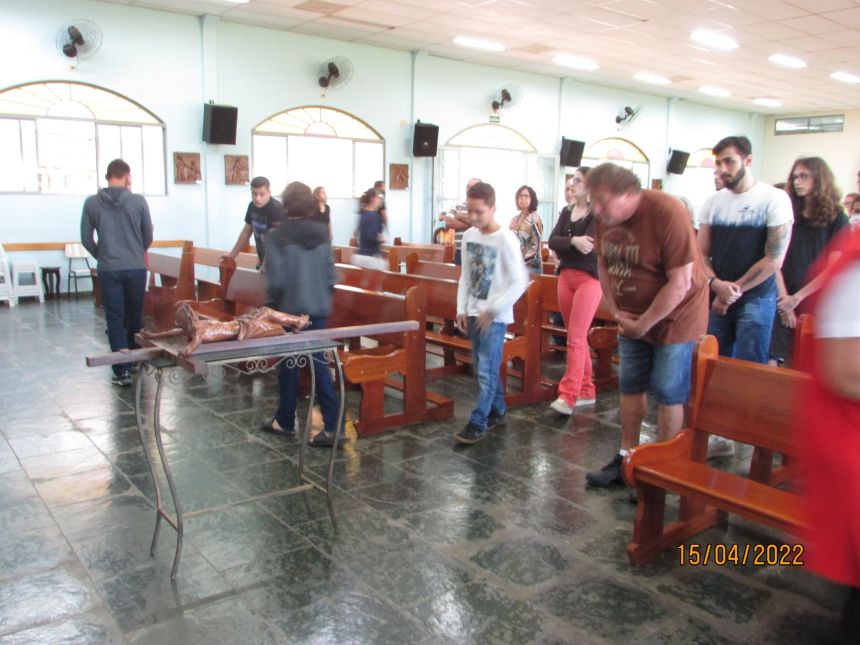 Sexta feira Santa - Capela São Maximiliano Maria Kolbe 15h (Celebração da Paixão e Morte do Senhor)