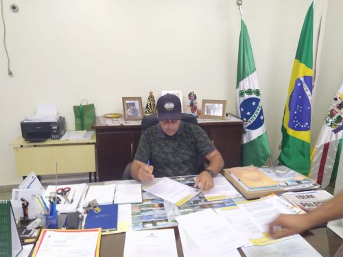 Assinatura de contratos
