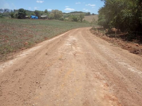 MUNICÍPIO FAZ SERVIÇO DE PATROLAMENTO EM ESTRADA RURAIS
