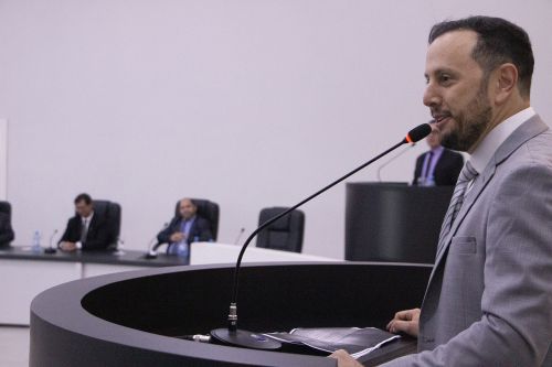 Flori Cordeiro e Aparecido Donadoni são empossados como prefeito e vice-prefeito de Vilhena; novo secretariado também é definido