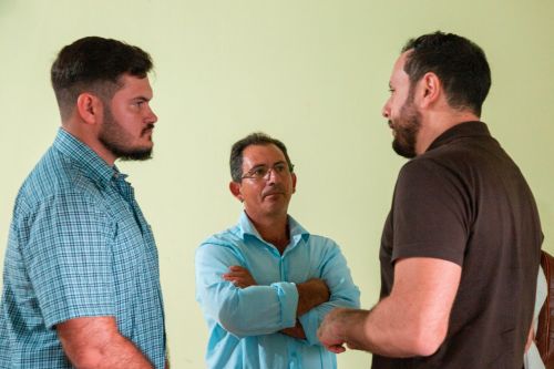 Prefeito Flori Cordeiro e vice Aparecido Donadoni projetam metas em encontro com servidores da Semagri