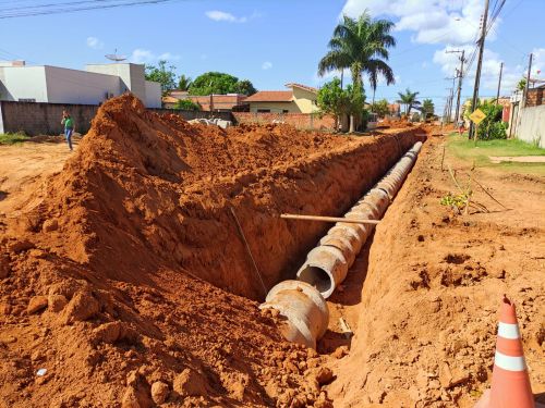 Alto dos Parecis ganha drenagem de grande porte: obras avançam e asfalto chega em breve ao bairro