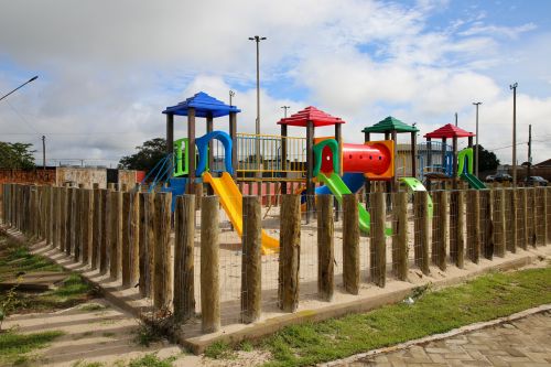 Tudo pronto para diversão: Vilhena ganha 17 novos parques infantis em praças públicas