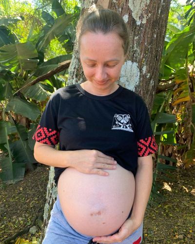 Após um final de semana de muito trabalho na Terra Indígena Faxinal devido às festividades, as futuras mamães tiraram um tempinho para registrar os bebês ainda na barriga.