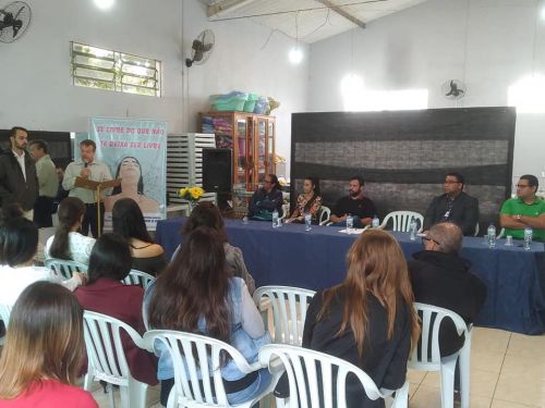 SENAC celebra convênio instalando a unidade móvel de MODA E BELEZA