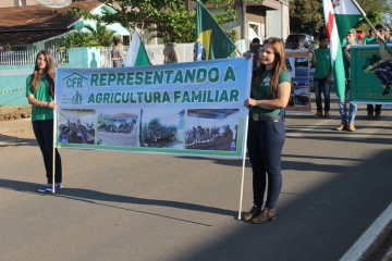 Numa tarde abençoada e ensolarada, no s&aac