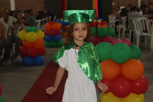 Secretaria de Educação e Cultura da Prefeitura de Cândido de Abreu realiza formatura das turmas do Infantil 5, do CMEI Glaci Malanowski