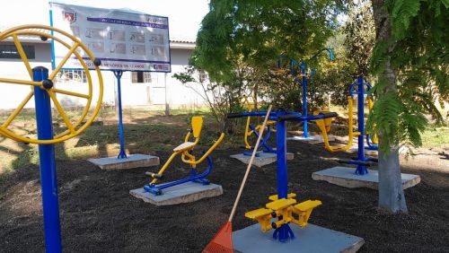 Prefeitura de Cândido de Abreu instala academia ao ar livre na comunidade do Jacaré