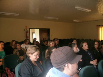 DIA DE FORMAÇÃO PARA PROFISSIONAIS QUE MONITORAM PROGRAMAS DO PAR
