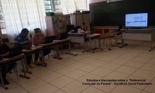 PROFESSORES ESTUDAM VERSÃO PRELIMINAR DO "REFERENCIAL CURRICULAR DO PARANÁ