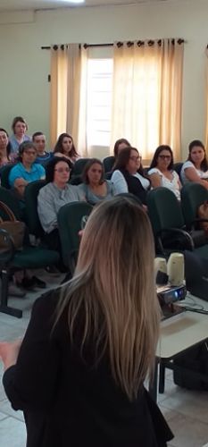 ESCUTA QUALIFICADA: TEMA DE FORMAÇÂO DE PROFESSORES EM CÂNDIDO DE ABREU