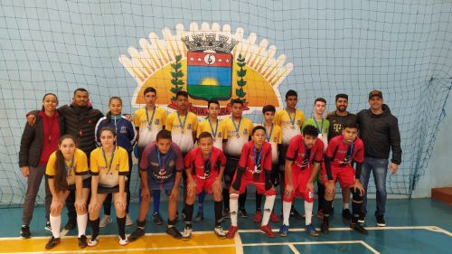 No domingo público lota Ginásio de Esportes de Nova Aurora para finais dos Campeonatos Esportivos