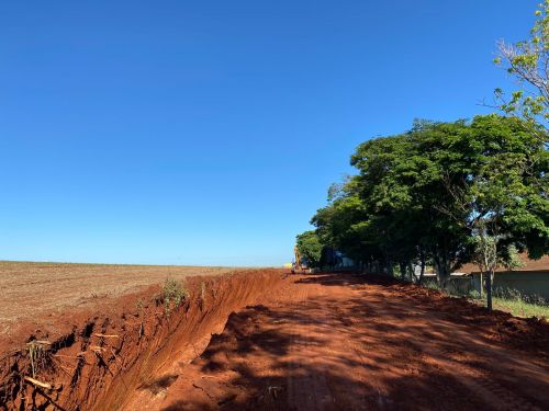 Secretaria de Agricultura de Nova Aurora retoma os trabalhos de adequação e cascalhamento após as chuvas