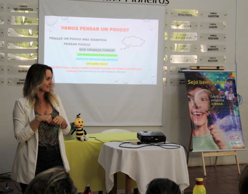 Professores da Educação Infantil de Nova Aurora participam de formação