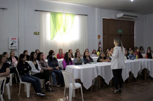 Professores da Educação Infantil de Nova Aurora participam de formação