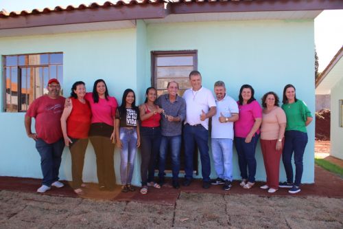 Administração de Nova Aurora realiza sonho de moradores entregando 10 unidades no Jardim São Roque