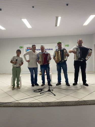 Administração Municipal realiza Festa Julina no Projeto 60 mais do grupo da Terceira Idade