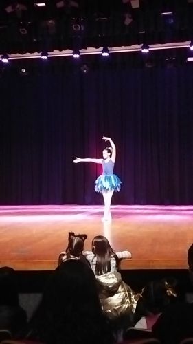 Bailarina de Nova Aurora representando o Município em Assis Chateaubriand