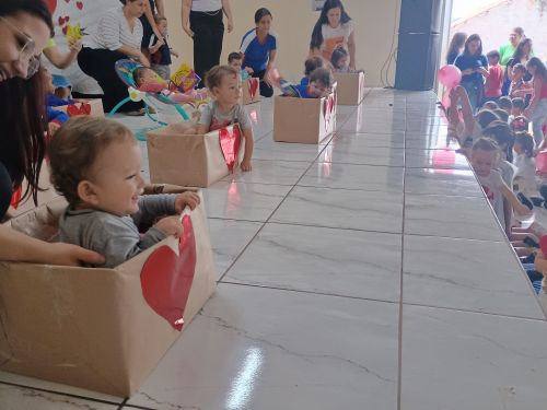 Secretaria de Educação realizou evento em comemoração ao Dia das Mães em Godoy Moreira