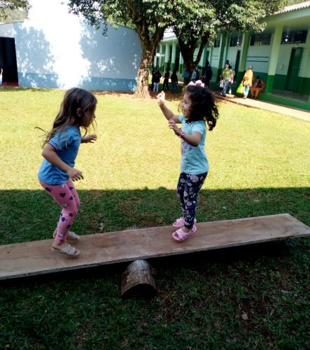 A ESCOLA VALENTIN B. THISEN REALIZA "O DIA DA FAMÍLIA NA ESCOLA".