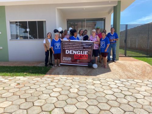 Centro do Idoso, alunos do SCFV e agentes de endemias se unem em passeata para conscientizar sobre os riscos da dengue