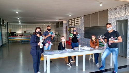SECEL ENTREGA PARA ESCOLAS MUNICIPAIS OVOS DE PÁSCOA