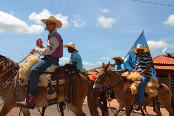 Cavalgada do 15° Santo Inácio Rodeio Show =>