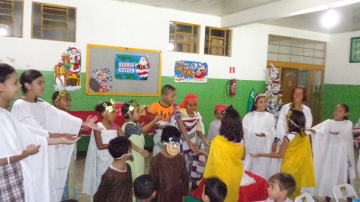 Confraternizao de Natal das Crianas do CEMEI e CASE ==>
