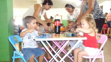 Confraternizao de Natal das Crianas do CEMEI e CASE ==>