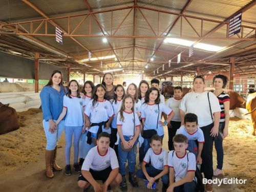 Prefeitura promove passeio na Expoingá para os alunos do 4º e 5º ano da Escola Duque de Caxias 