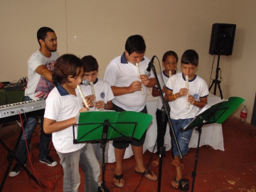 SANTA MARIANA PROMOVE ALMOÇO DOS IDOSOS