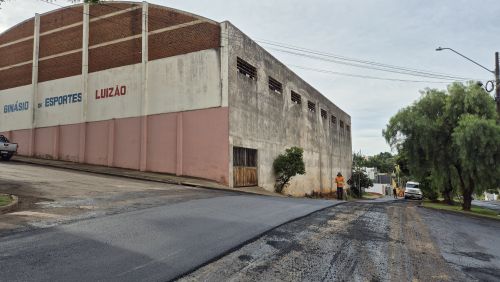 Prefeito Carlos Gil acompanha recapeamento da Avenida Maranhão e anuncia mais R$5 milhões em asfalto