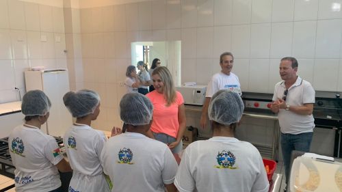 Prefeitura de Ivaiporã inaugura Cozinha Escola no Centro da Juventude no valor de R$144.758,82