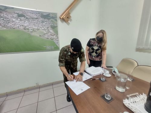 Prefeita Regina é empossada como presidente da Junta Militar de São Pedro do Ivaí 