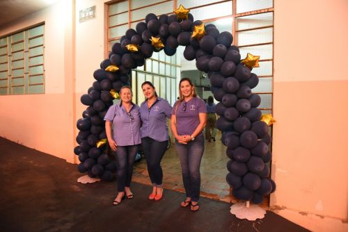 Prefeitura distribui uniformes, apostilas e materiais escolares em São Pedro do Ivaí