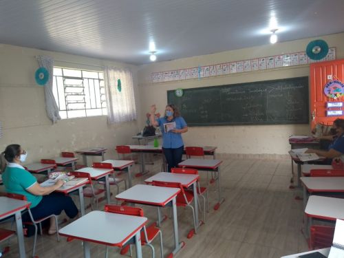 Professores da rede municipal recebem formação pedagógica 