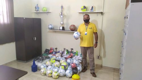 São Pedro do Ivaí recebe kit de materiais esportivos