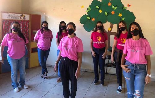 Mulheres em Ação - Voluntárias entregam máscara em homenagem ao Dia Nacional da Mulher