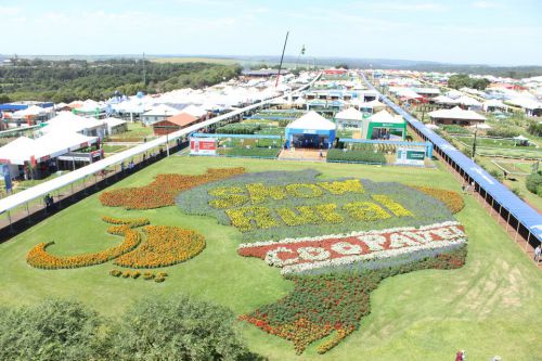 Agricultores do município participam do Show Rural Coopavel.