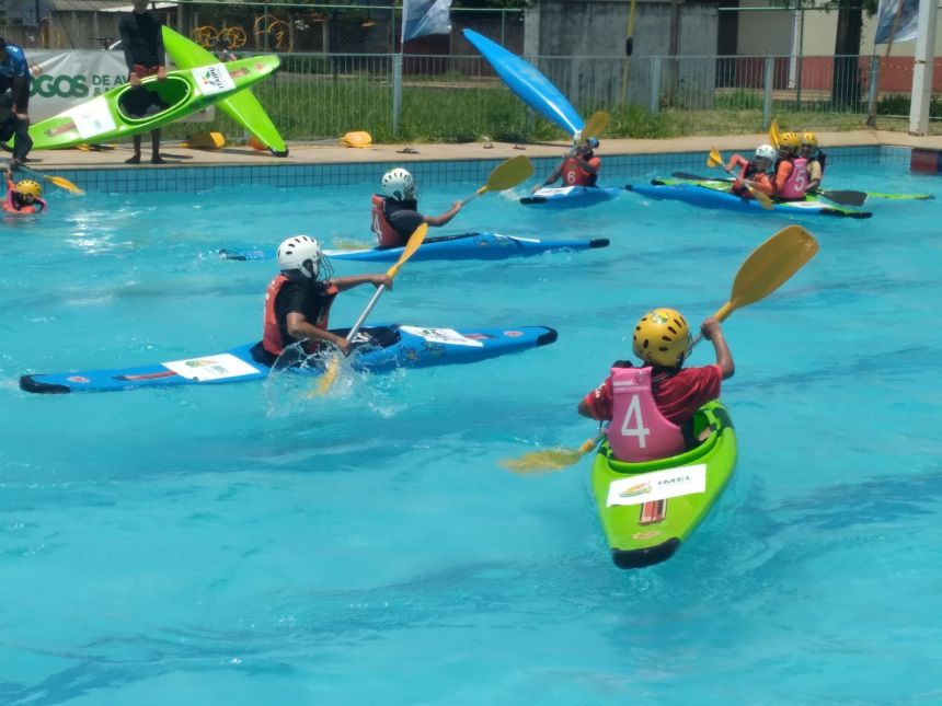 Secretário de Esportes assiste competição de Caiaque Polo e pretende trazer a modalidade para o município   