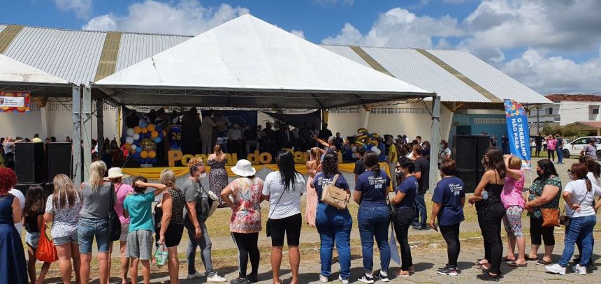 Pontal do Paraná completa 26 anos com desfile cívico 