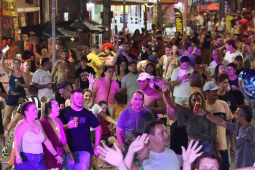 Carnaval em Pontal do Paraná começa com muita animação e segue com programação para todos os públicos