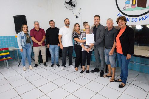 Pontal do Paraná entrega 65 novos títulos e amplia ações na área de habitação