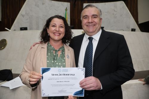 Secretária de Saúde de Pontal do Paraná recebe menção honrosa da Assembleia Legislativa do Paraná