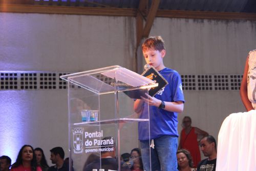 FORMATURA COLETIVA REÚNE ALUNOS DE 5º ANO DE TRÊS COLÉGIOS PONTALENSES