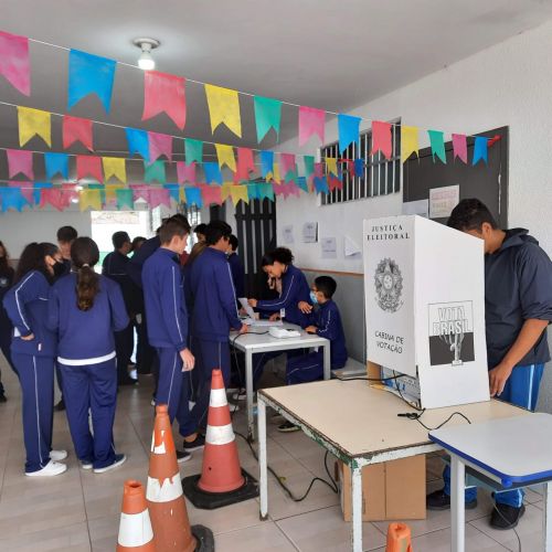 EMPOSSADOS OS VEREADORES MIRINS DO PROJETO PARLAMENTO JOVEM