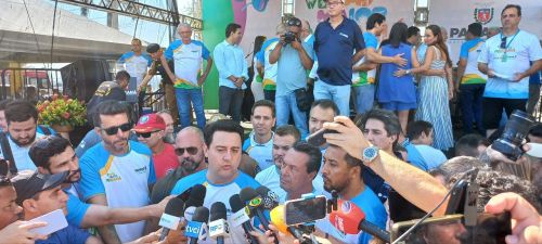Abertura do Verão Maior coloca Pontal do Paraná entre os destaques. Prefeito Rudão recebe ambulância que será entregue ao Siate 