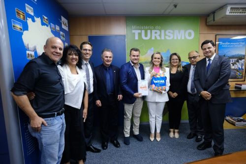 PREFEITO REÚNE-SE COM MINISTROS DO TRANSPORTE E DO TURISMO EM BRASÍLIA