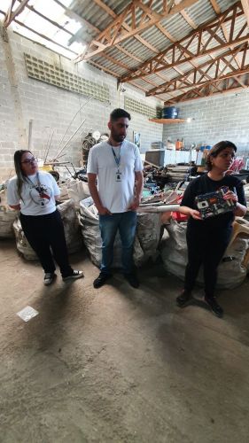 SEMANA DO LIXO ZERO - ALUNOS DE ENGENHARIA AMBIENTAL DA UFPR E PREFEITURA VISITAM A AMCORESPP