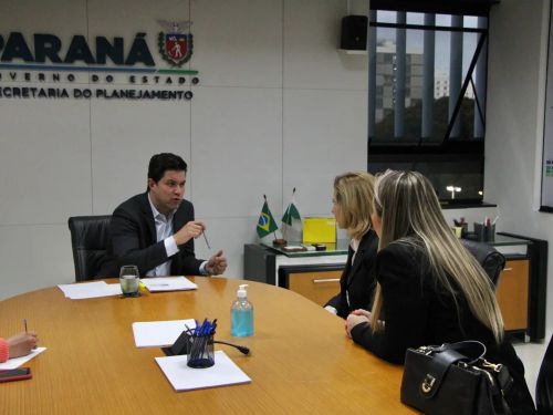 Prefeita busca recursos na Secretaria do Planejamento